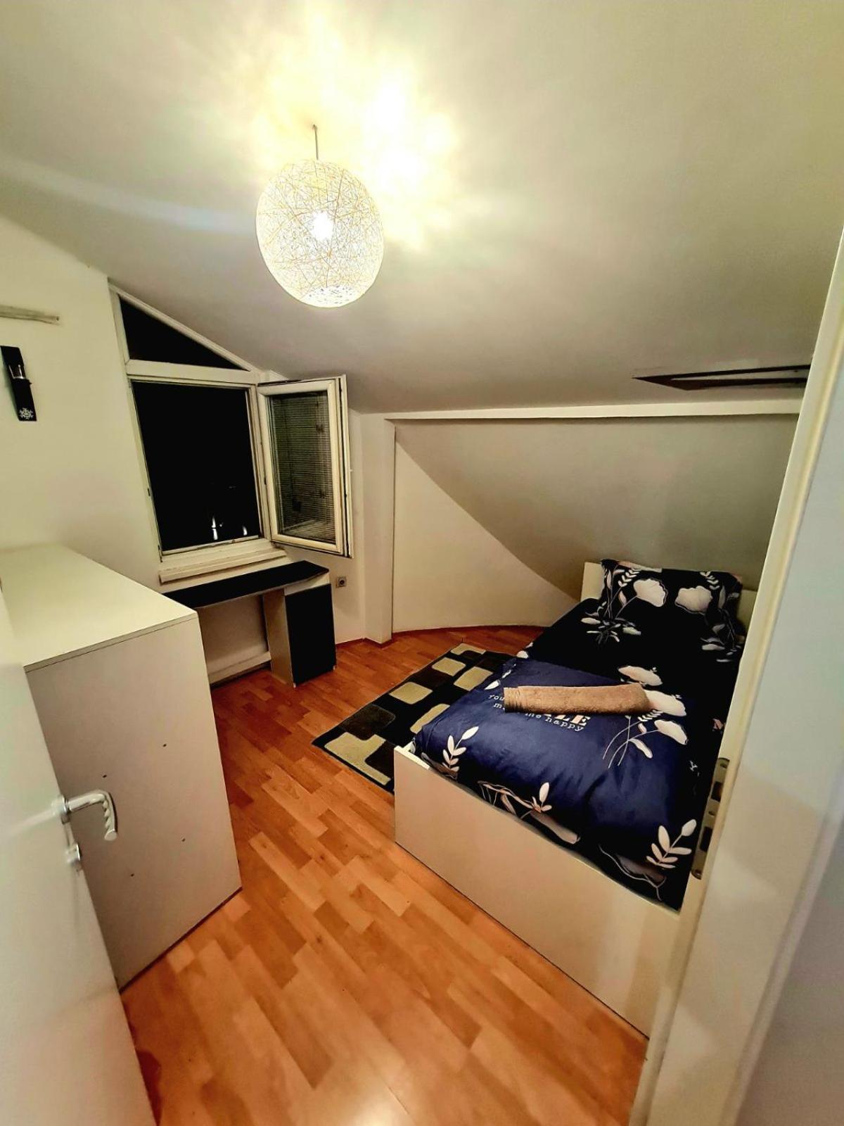 Dm Hostel And Apartments Üsküp Dış mekan fotoğraf