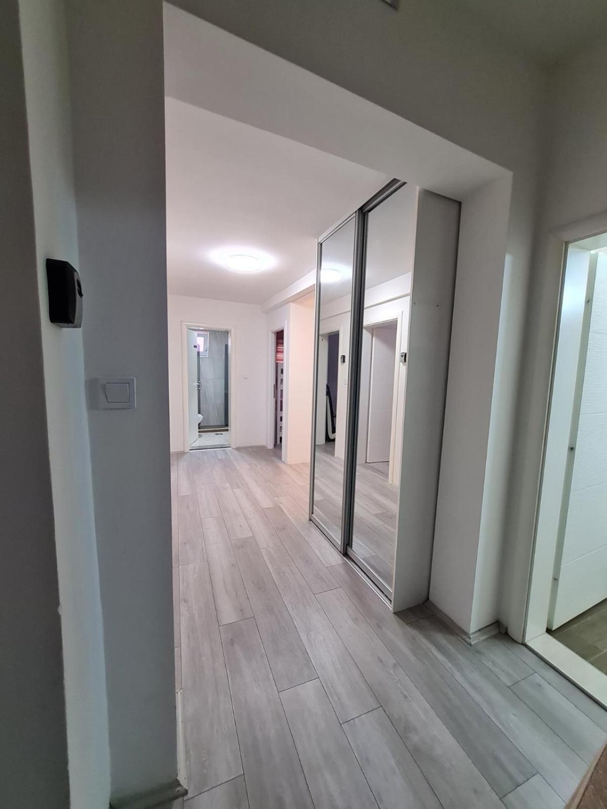Dm Hostel And Apartments Üsküp Dış mekan fotoğraf
